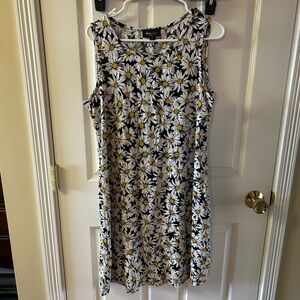 Sleeveless Blue Daisy Print Dress with Yellow Accents